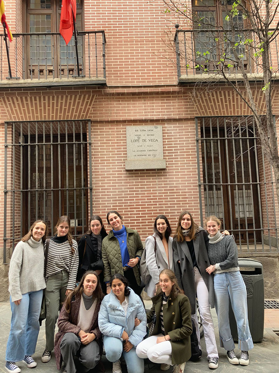 Clase De Literatura En El Teatro Con De Bach Colegio Orvalle