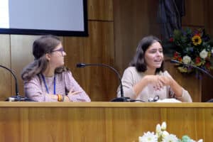 Ana Reinoso y Beatriz Muros ganan el 2º premio del Concurso de la Sociedad de Científicos Católicos de España